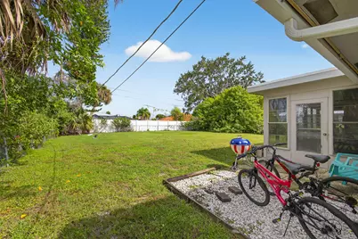 607 SE Forgal Street SE, Port Saint Lucie, FL 34983 - Photo 38
