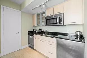 2670 E Sunrise Blvd, Fort Lauderdale, FL 33304 - Photo 10