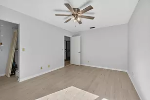 2641 Gately Dr W, West Palm Beach, FL 33415 - Photo 14