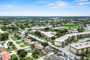 200 Village Green Cir E, Lake Worth Beach, FL 33461 - Photo 30