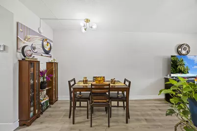200 Village Green Circle E #202, Palm Springs, FL 33461 - Photo 6