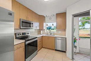 3871 Via Poinciana, Lake Worth, FL 33467 - Photo 4