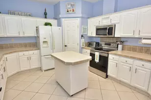 8154 14th Hole Dr, Port Saint Lucie, FL 34952 - Photo 4