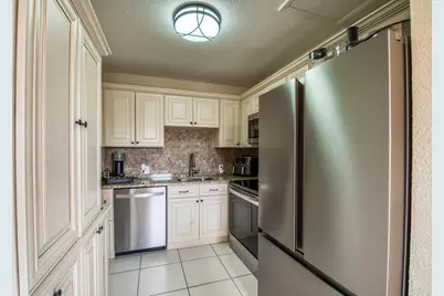 293 Brighton G #293, Boca Raton, FL 33434 - Photo 2