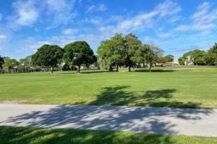 36 Ironwood Way N, Palm Beach Gardens, FL 33418 - Photo 16