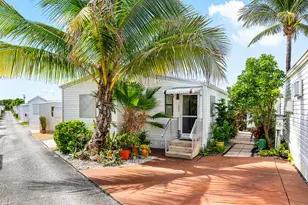 4 E Cedar Dr, Briny Breezes, FL 33435 - Photo 1