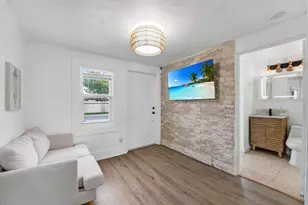 308 SW 1st St, Delray Beach, FL 33444 - Photo 2