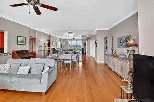 102 Half Moon Cir, Hypoluxo, FL 33462 - Photo 8