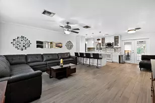 407 Highwood Cir, Jupiter, FL 33458 - Photo 4