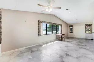 8421 Bonita Isle Dr, Lake Worth, FL 33467 - Photo 10