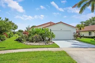8421 Bonita Isle Dr, Lake Worth, FL 33467 - Photo 2