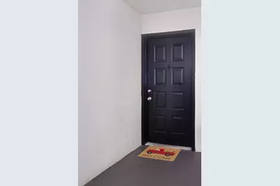 760 Executive Center Drive #24, West Palm Beach, FL 33401 - Photo 2