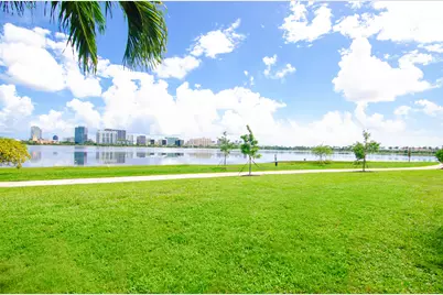 760 Executive Center Drive #24, West Palm Beach, FL 33401 - Photo 36