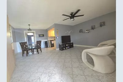 2010 Westbury F #2010, Deerfield Beach, FL 33442 - Photo 2