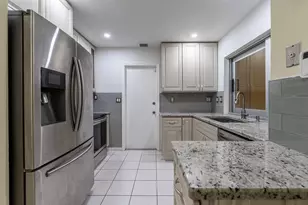 4915 NW 52nd Ct, Tamarac, FL 33319 - Photo 4