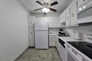 20335 W Country Club Dr, Aventura, FL 33180 - Photo 16