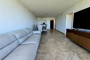 20335 W Country Club Dr, Aventura, FL 33180 - Photo 2