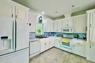 413 Hibiscus Dr, Deerfield Beach, FL 33442 - Photo 10