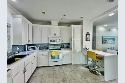 413 Hibiscus Drive, Deerfield Beach, FL 33442 - Photo 2