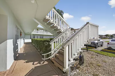 114 Somerset F, West Palm Beach, FL 33417 - Photo 2
