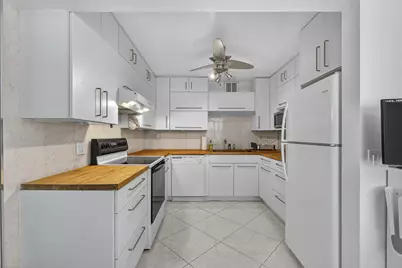 114 Somerset F, West Palm Beach, FL 33417 - Photo 10