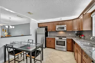 165 Amherst Ln, Lake Worth, FL 33467 - Photo 2