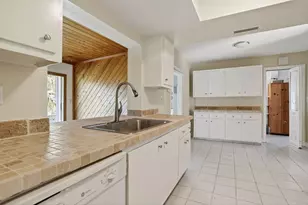 1190 NW 69th Ave, Margate, FL 33063 - Photo 14