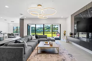 8258 Essex Country Clb Dr, Boca Raton, FL 33434 - Photo 4