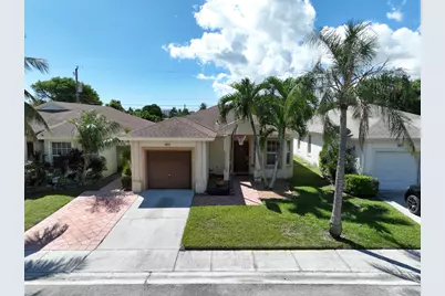 416 Circle Drive S, Boynton Beach, FL 33435 - Photo 1