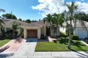416 Circle Dr S, Boynton Beach, FL 33435 - Photo 1