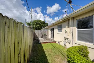 416 Circle Dr S, Boynton Beach, FL 33435 - Photo 16