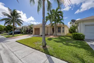 416 Circle Dr S, Boynton Beach, FL 33435 - Photo 1