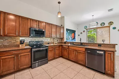 553 Gazetta Way, West Palm Beach, FL 33413 - Photo 14