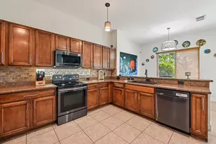 553 Gazetta Way, West Palm Beach, FL 33413 - Photo 14