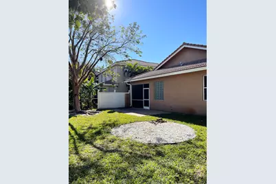870 Gazetta Way, West Palm Beach, FL 33413 - Photo 4