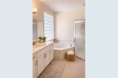870 Gazetta Way, West Palm Beach, FL 33413 - Photo 12