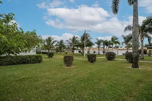 2822 Crosley Dr W, West Palm Beach, FL 33415 - Photo 26