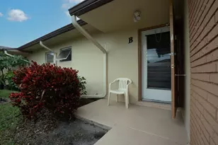2822 Crosley Dr W, West Palm Beach, FL 33415 - Photo 20