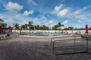 2822 Crosley Dr W, West Palm Beach, FL 33415 - Photo 32