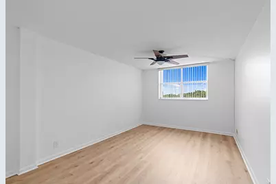 480 Executive Center Drive #5i, West Palm Beach, FL 33401 - Photo 8