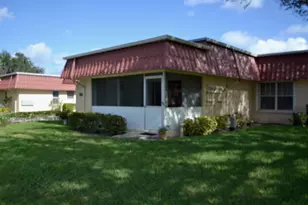 570 Laconia Cir, Lake Worth, FL 33467 - Photo 2