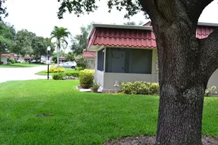 570 Laconia Cir, Lake Worth, FL 33467 - Photo 4