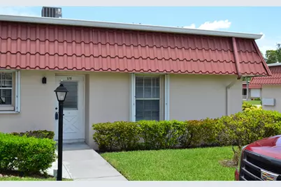 570 Laconia Circle, Lake Worth, FL 33467 - Photo 2