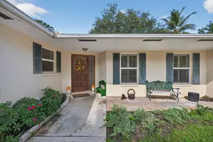 8011 45th Way N, Palm Beach Gardens, FL 33418 - Photo 4