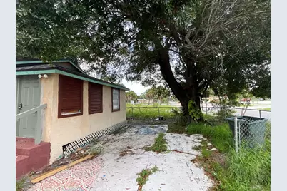 435 N 15th Street, Fort Pierce, FL 34950 - Photo 6