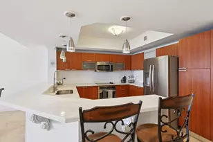 2640 Lake Shore Dr, Riviera Beach, FL 33404 - Photo 10