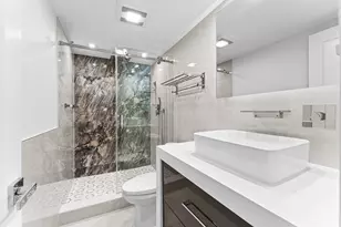 301 Lake Shore Dr, Lake Park, FL 33403 - Photo 24