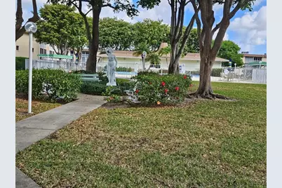 700 Village Green Court #316, Palm Springs, FL 33461 - Photo 16