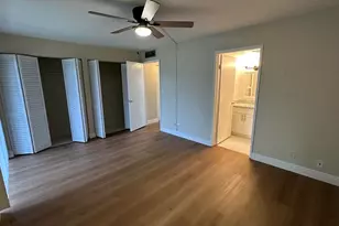 700 Village Green Ct, Palm Springs, FL 33461 - Photo 10