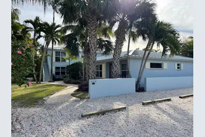 924 Coquina Lane #4, Vero Beach, FL 32963 - Photo 2